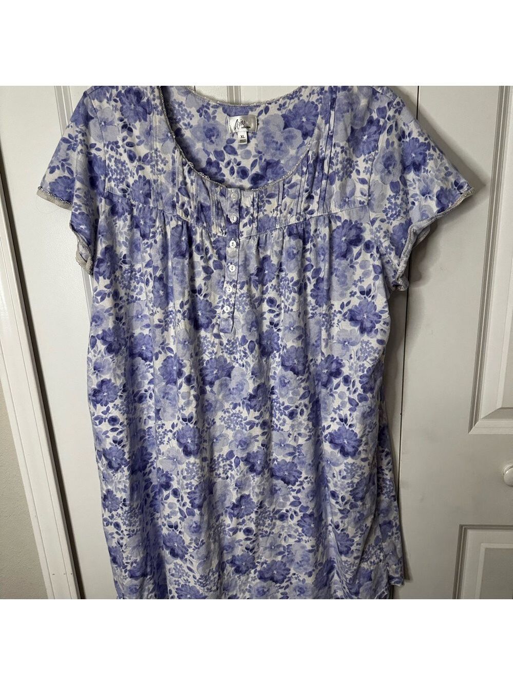 Aria Lavender Floral Sleepwear EUC size XL
